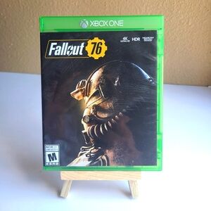 Fallout 76 Xbox One Game comes with original case